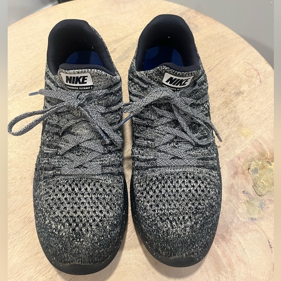 Nike LunarEpic Low Flyknit 2 Black and White Women size 8 - Picture 2 of 9